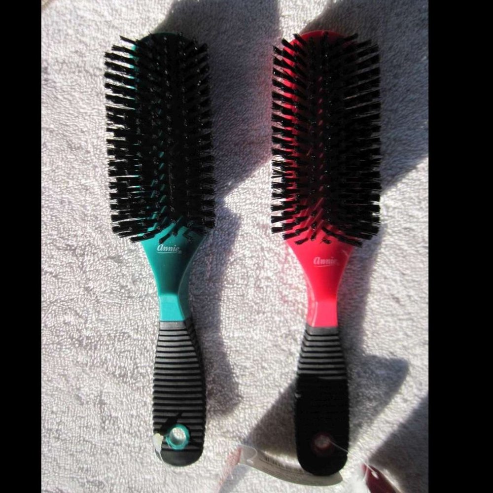 Annie Rubberized Soft Grip Hair Brush Luster Volume Correct Frizz Dull Stiff